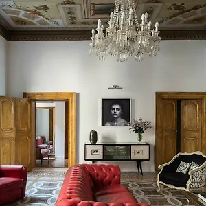 https://nobildonne-relais.it-romehotels.com